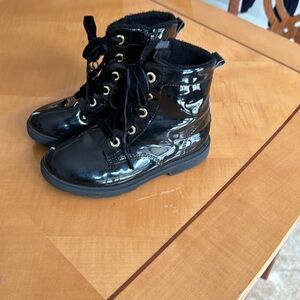 H&M Girl Black Patent Leather Lace-Up Boots size 10,5